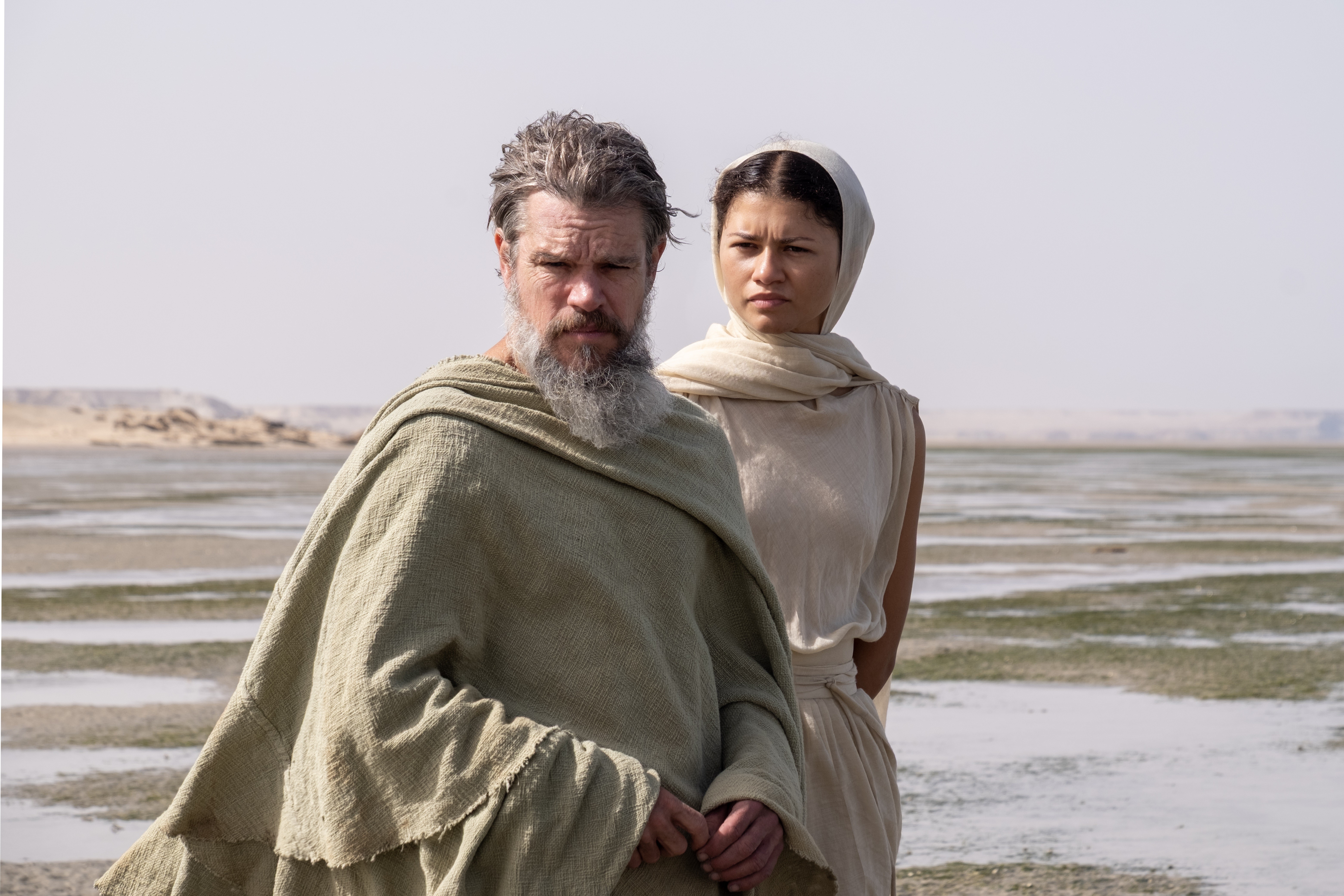 Matt Damon e Robert Pattinson brigam pelo poder em 'A Odisseia'; assista ao trailer