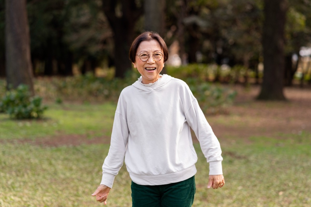 Japoneses fazem exercício de 5 minutos para viver mais; conheça o segredo