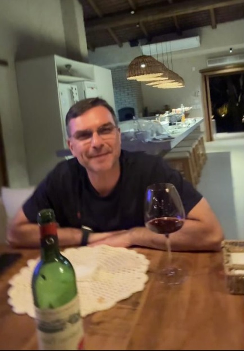 Flávio Bolsonaro em foto encontrada no celular de Willer Tomaz — Foto: Reprodução