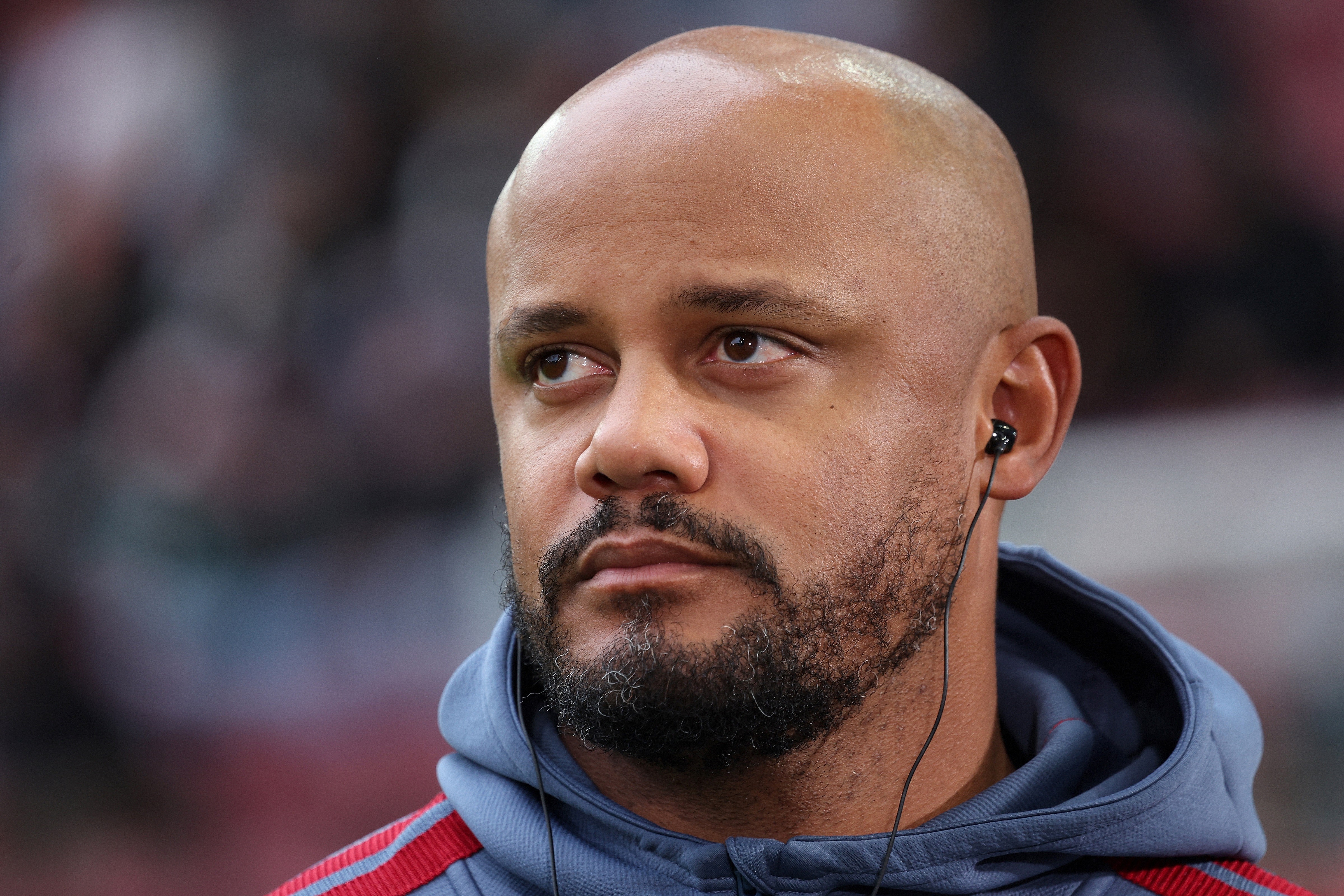Pai de Kompany revela rotina de 18 horas de trabalho por dia do técnico do Bayern