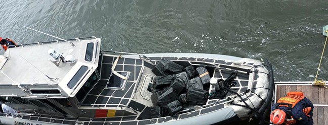 Colômbia anuncia apreensão recorde de cocaína em operação internacional — Foto: Colombia's Navy / AFP