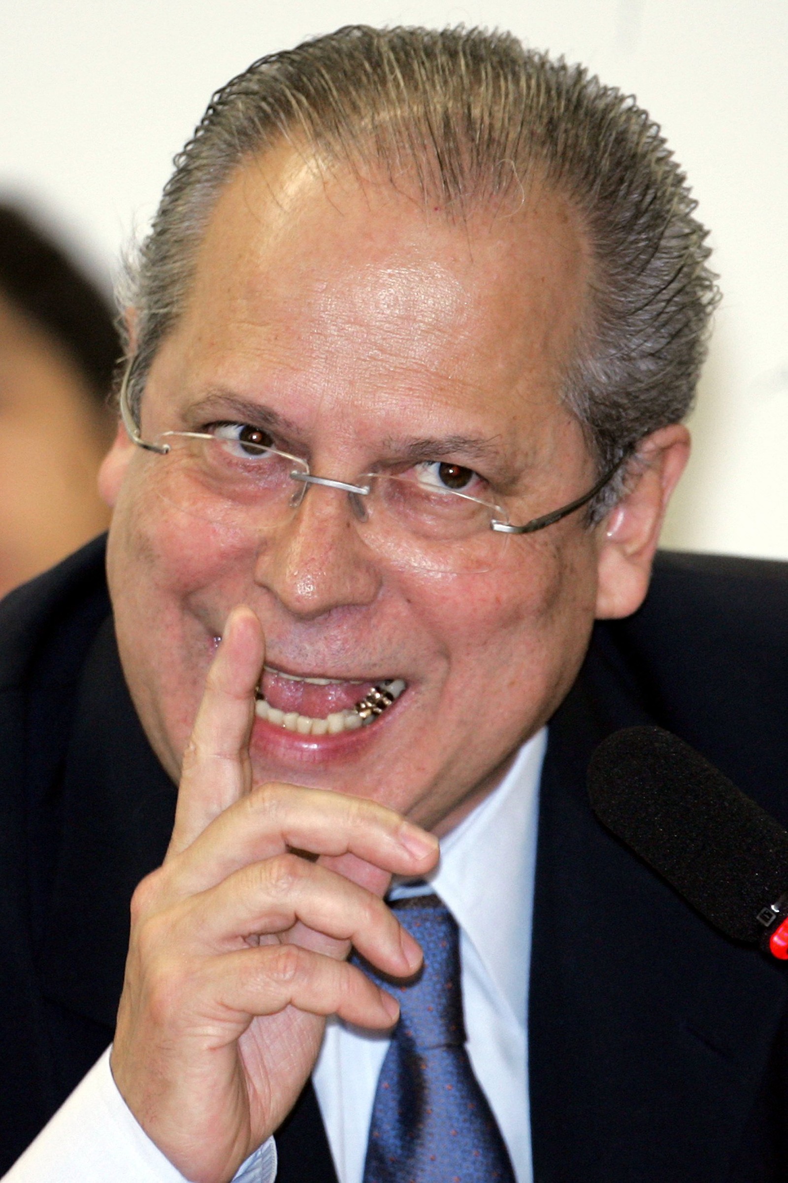José Dirceu recebe diagnóstico de linfoma após internação em SP
