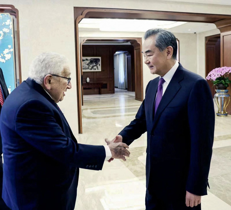 Henry Kissinger foi recebido em Pequim com pompa de chefe de Estado. — Foto: Ministério das Relações Exteriores da China/AFP
