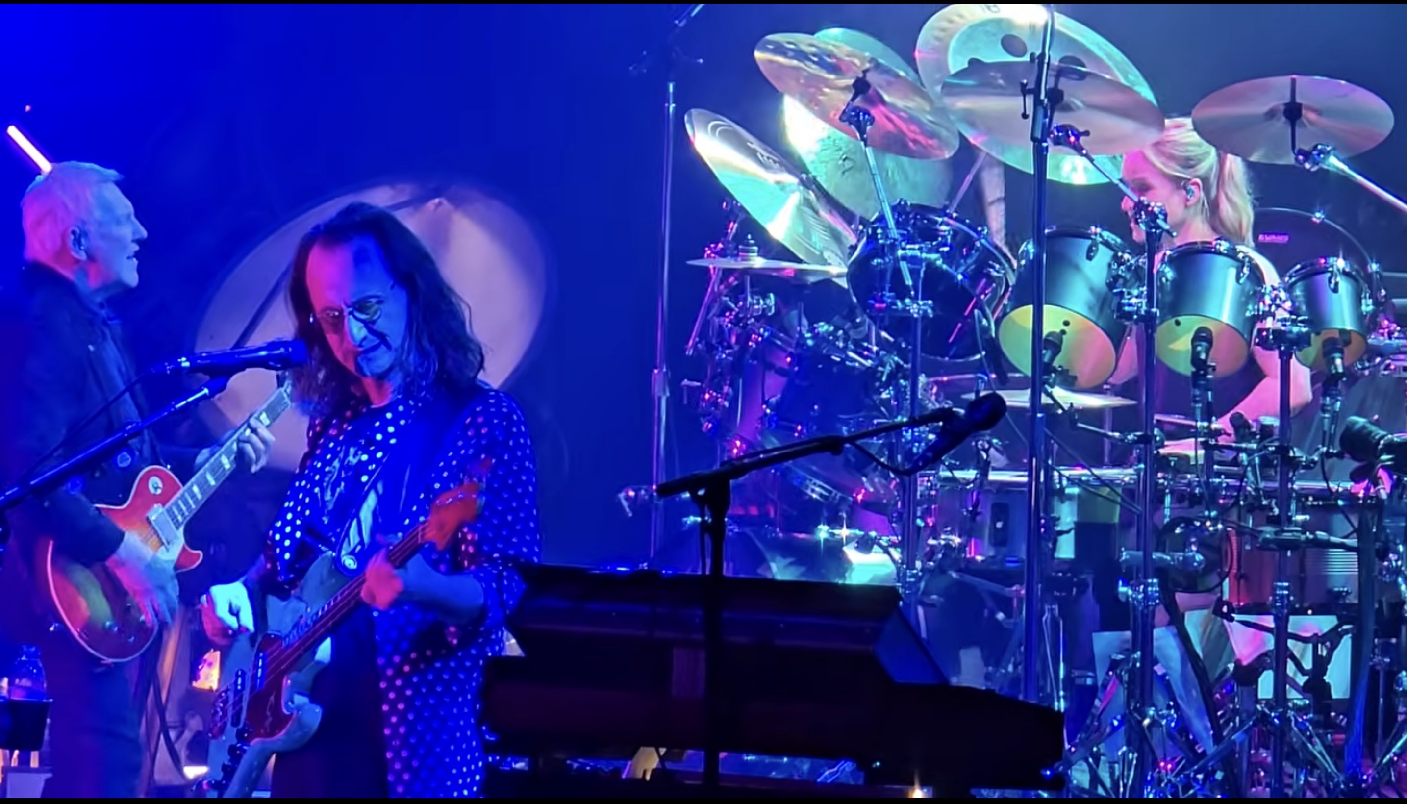 Após hiato de 11 anos, Rush apresenta volta triunfal aos pal