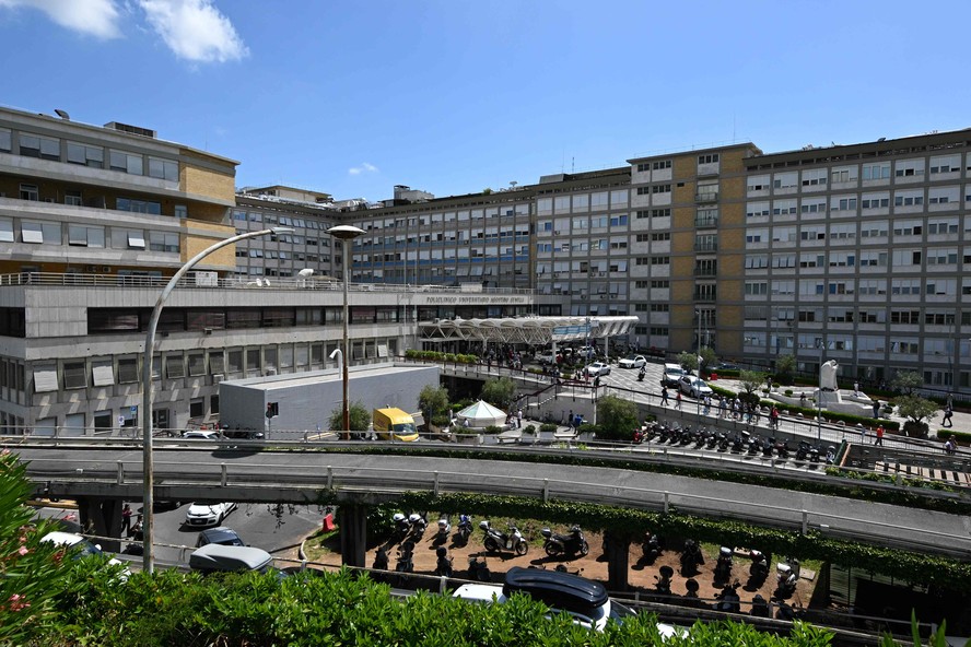 Hospital Gemelli, em Roma, é um dos mais importantes da Itália e foi apelidado por João Paulo II de 'Vaticano III'