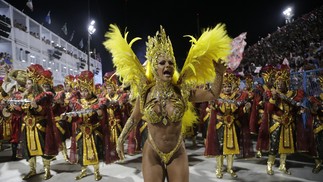 Viviane Araújo, rainha de bateria do Salgueiro — Foto: Domingos Peixoto