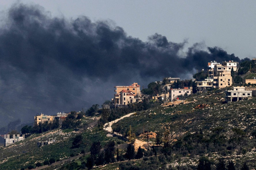 Israel bombardeia sul do Líbano e diz que 'a batalha continua' no país
