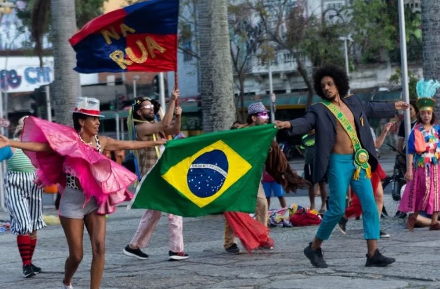 Grupo Tá na Rua leva peça acessível para praças na Tijuca e em Ipanema