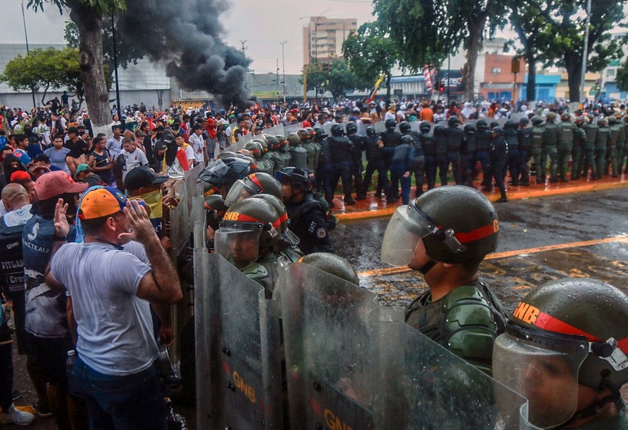 Repressão na Venezuela: Número de mortos em protestos contra reeleição de  Maduro sobe para 11, dizem ONGs