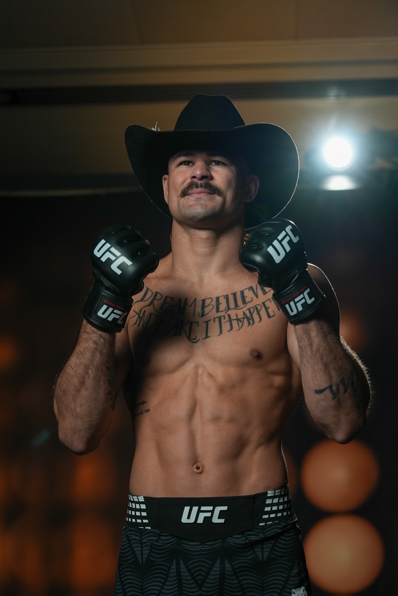Manauara com estilo de luta mexicano: conheça Diego Lopes, brasileiro que abriu com vitória o card do UFC na Casa Branca