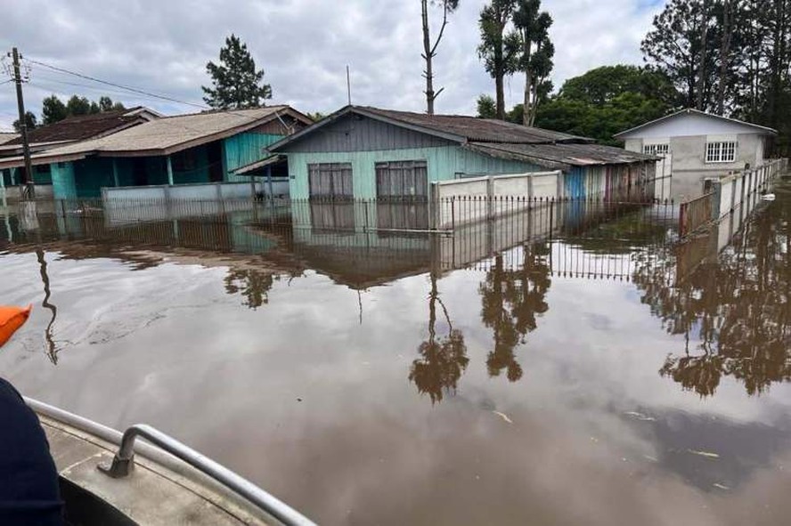 De acordo com a Defesa Civil, mais de 20 mil casas foram danificadas pelas chuvas no Paraná