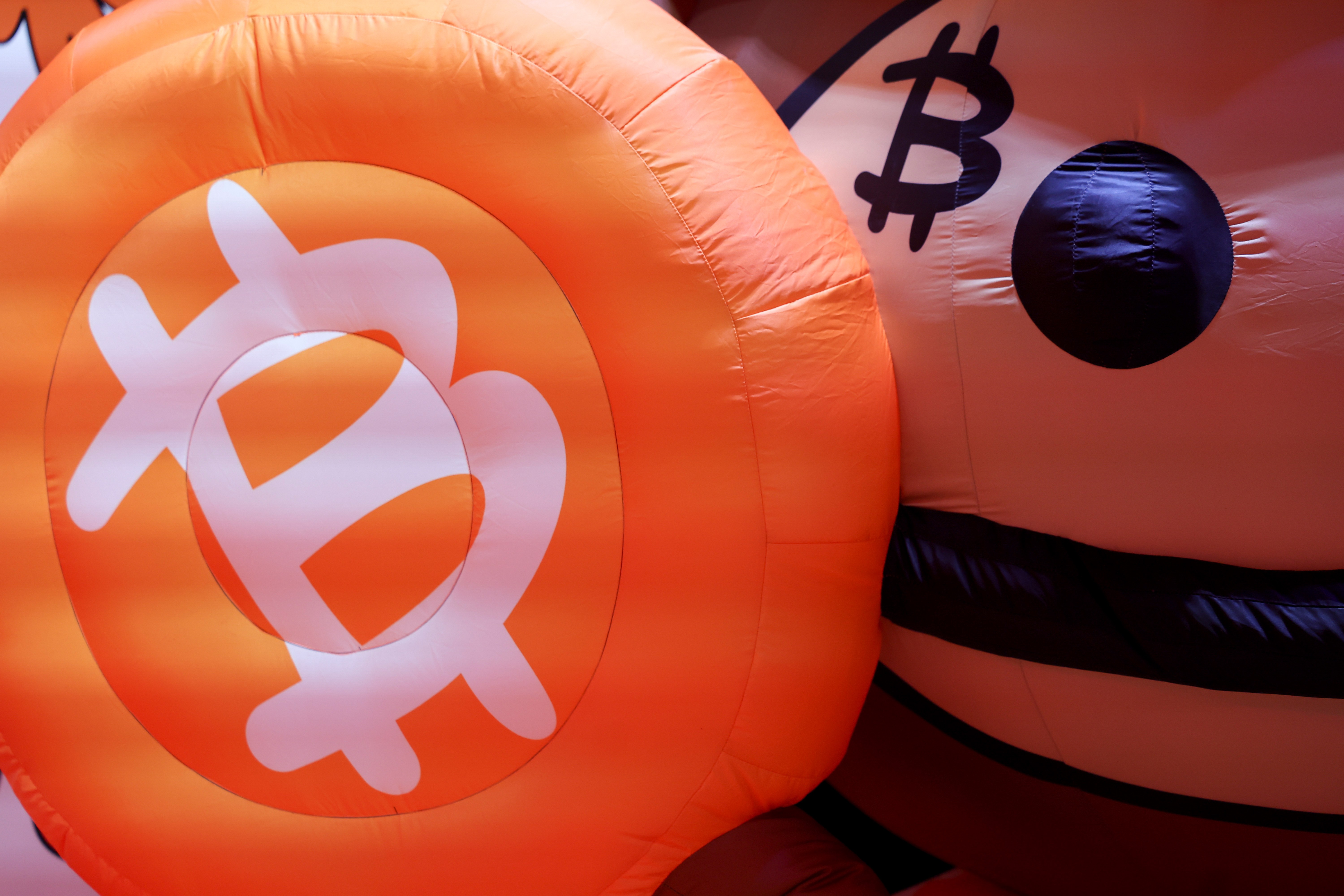 'Hackers' acham falha e roubam US$ 110 milhões em Bitcoins de carteiras consideradas invioláveis