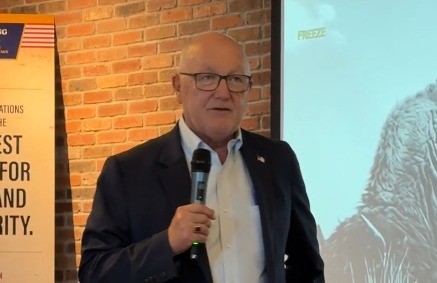 Canadenses criam petio para expulsar embaixador american | Mundo | QTU - Notícias