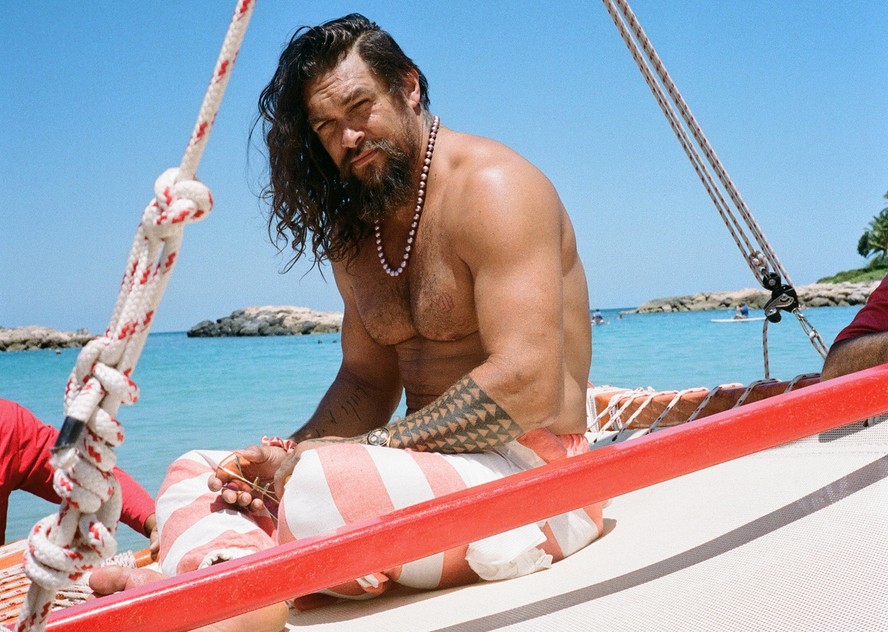 Imagem ilustrativa sobre Jason Momoa rebate críticas ao corpo, abandona filme de Zelda e leva ataque de colega da DCU