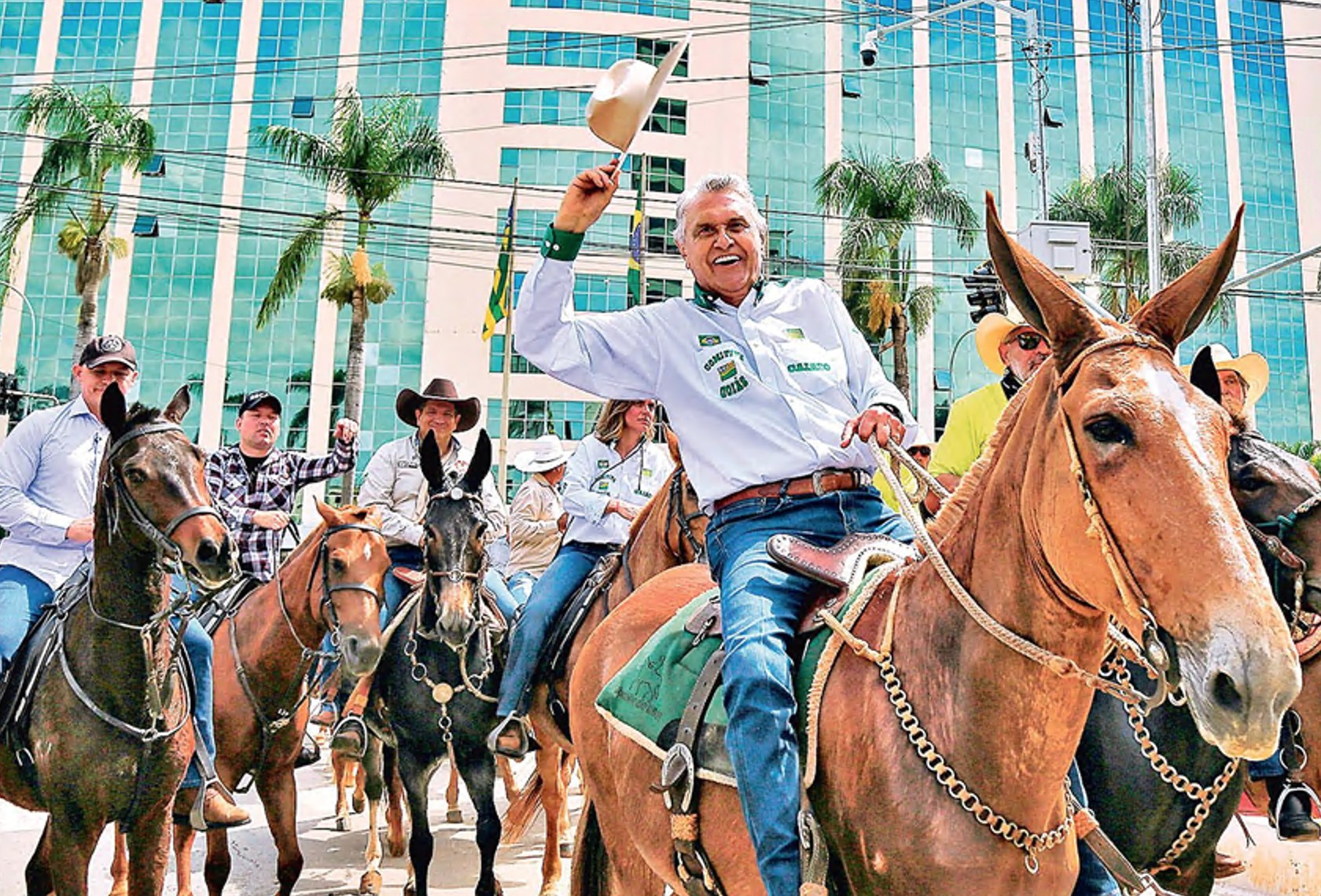 Entrada de Caiado na corrida presidencial atrai o agroneg&oacute;cio e esfria ades&atilde;o a Fl&aacute;vio Bolsonaro