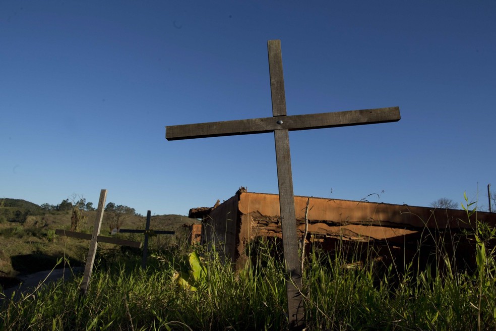 Ruínas do distrito de Bento Rodrigues, atingido pelo rompimento da barragem do Fundão, em Mariana — Foto: Márcia Foletto / Agência O Globo/ 26-05-2018