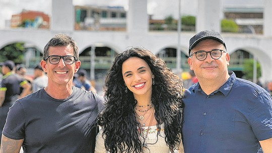 Protagonista de 'Fuzuê', Giovana Cordeiro grava cenas no Centro do Rio