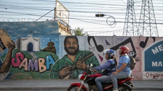 Fresco homenageia arlindo cruz em frente aomercadão de madureira: apesar de'meu lugar', Cantor Nunca Morou