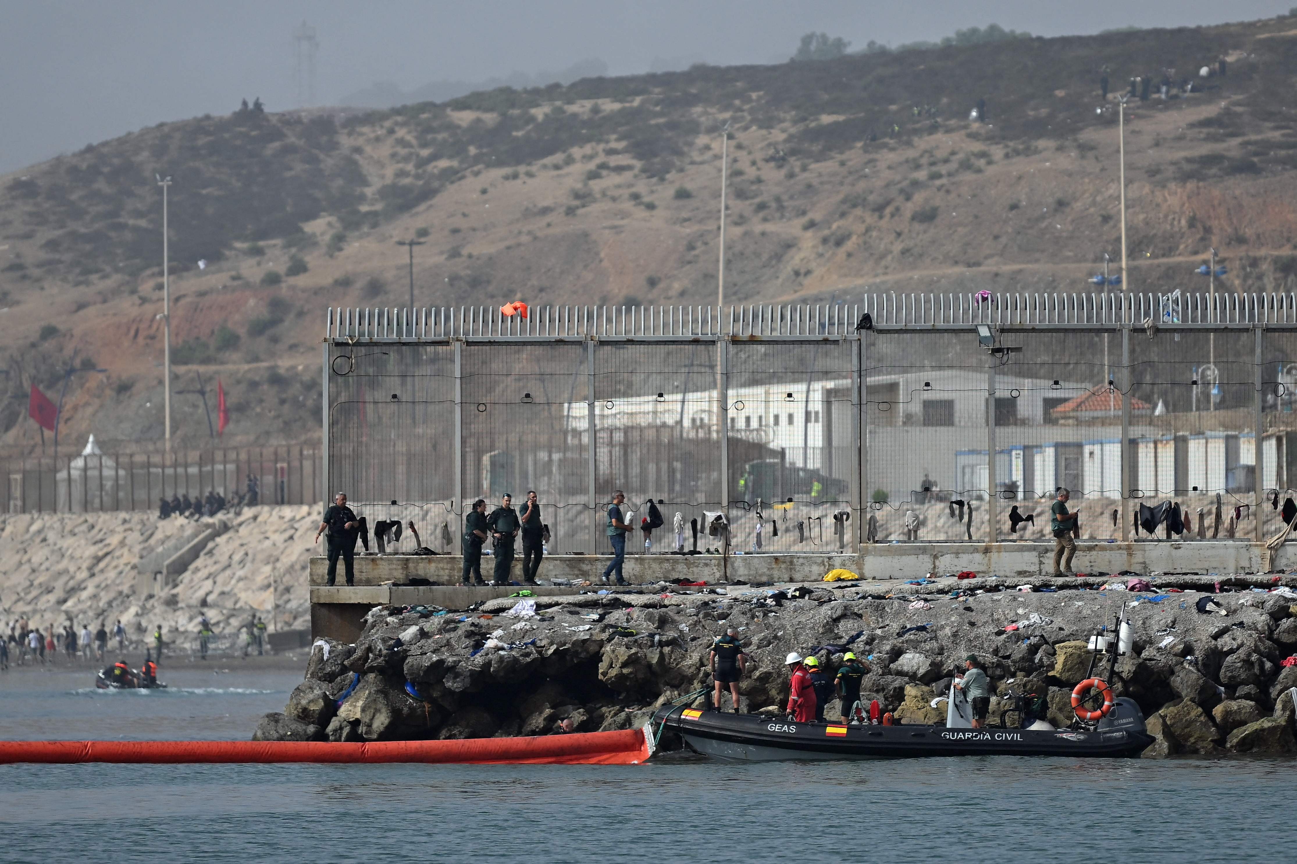 Ceuta reforça alerta após redes sociais convocarem nova travessia em massa para meados de agosto - QTU Questões do Universo