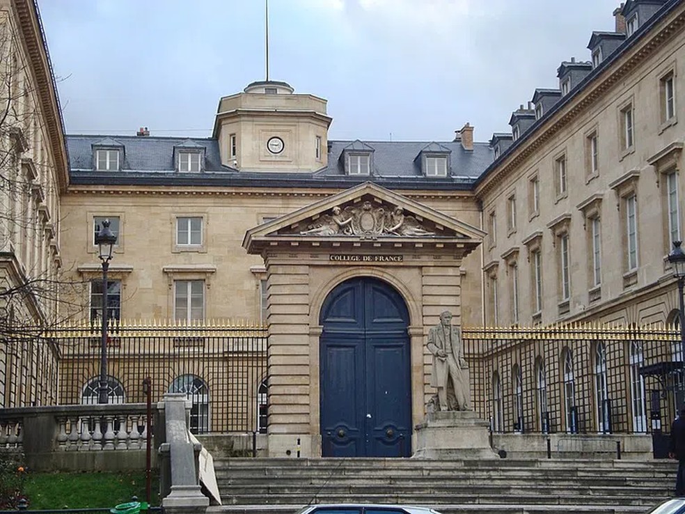 Fachada do College de France, umas das instituições que formam a Universidade PSL — Foto: Reprodução