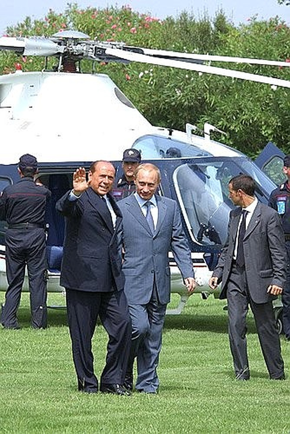 Silvio Berlusconi e Vladimir Putin na mansão do premiê italiano — Foto: Reprodução: Kremlin.ru