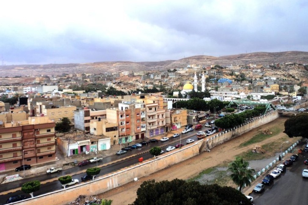 Imagem de Adam Argiag de dezembro de 2022 publicada no Google Maps, mostra a cidade de Derna na Líbia antes da enchente que a atingiu. — Foto: Reprodução/Adam Argiag/GoogleMaps