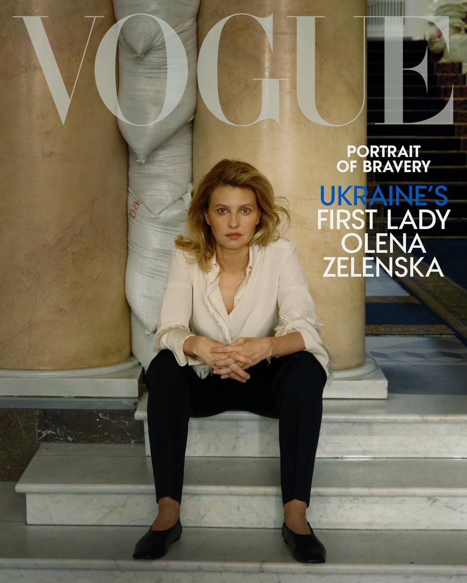 女性情報誌 Vogue Ukraine Magazine October 2021 Casal Zelensky posa para sessão de fotos da Vogue, provocando