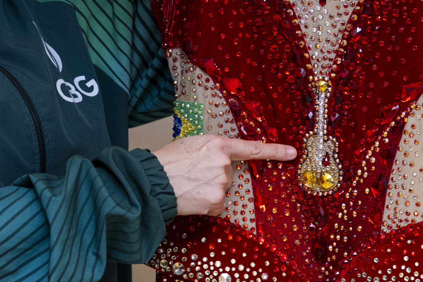 Violão ganha destaque no modelo  — Foto: MeloGym/CBG