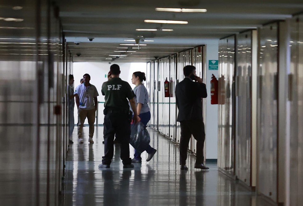 Operation PF searches room of the Chamber of Deputies — Photo: Cristiano Mariz/O GLOBO