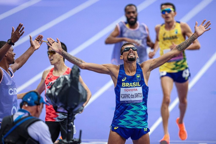 Julio Cesar conquista medalha de ouro