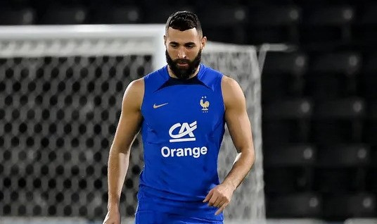 Benzema se coloca entre os melhores atacantes da história e elege Ronaldo Fenômeno como número 1