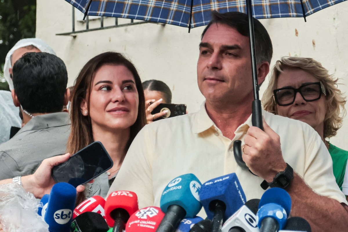 A candidatura de Flávio Bolsonaro nasceu sem nem ele próprio levar a sério, e morreu na praia - Foto