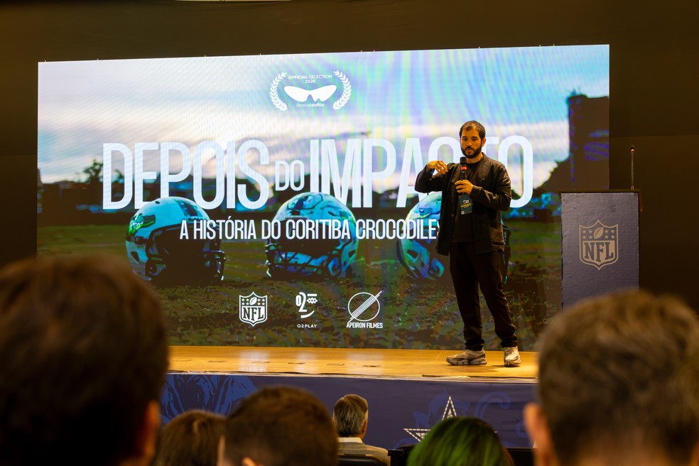 Gerardo Chapa apresenta documentário da NFL sobre Coritiba Crocodiles — Foto: Divulgação/NFL International