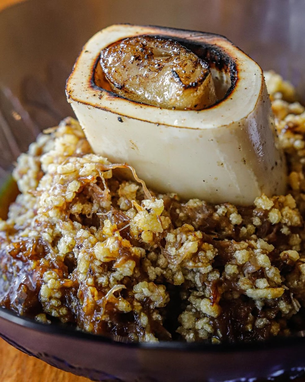 Pirão de rabada, no tutano — Foto: Divulgação