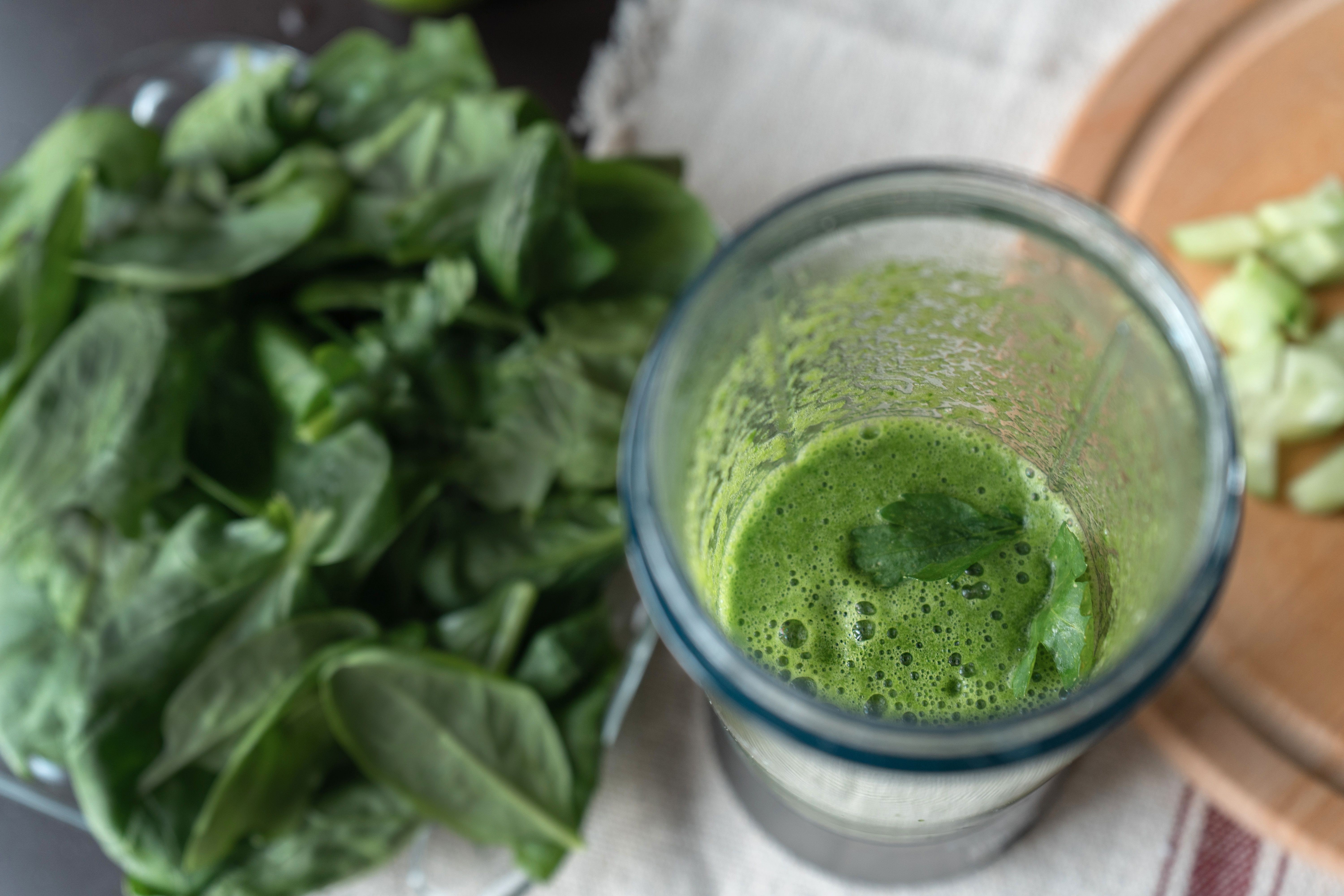 Suco verde pode prejudicar os rins? É o que alerta uma nefrologista