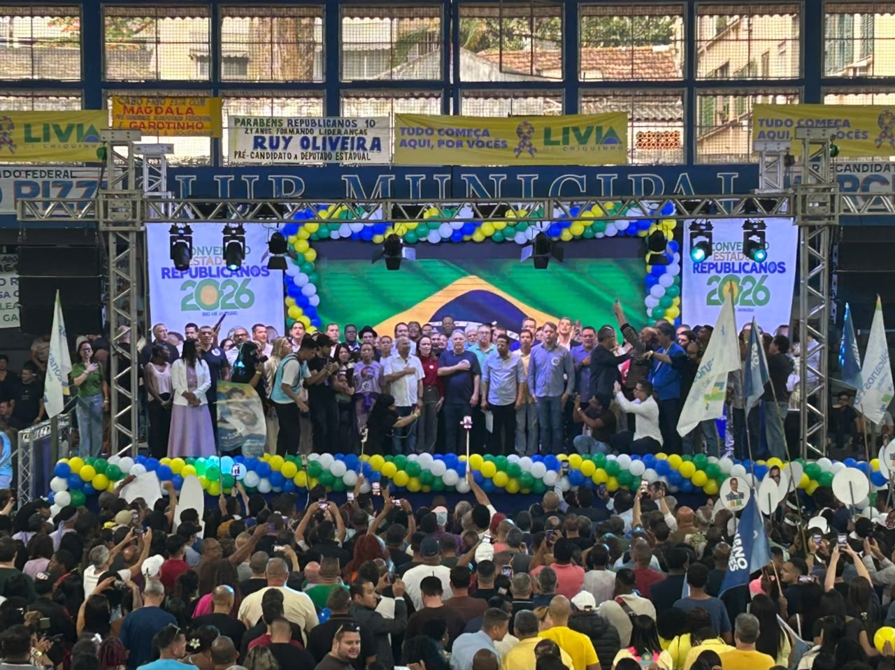 Republicanoss lança chapa ao Senado com ex-prefeitos Crivella e Waguinho