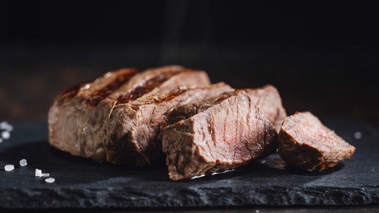 Reduzir em 30% o consumo de carne vermelha já diminui o risco de diabetes 2, câncer e doenças cardiovasculares; entenda