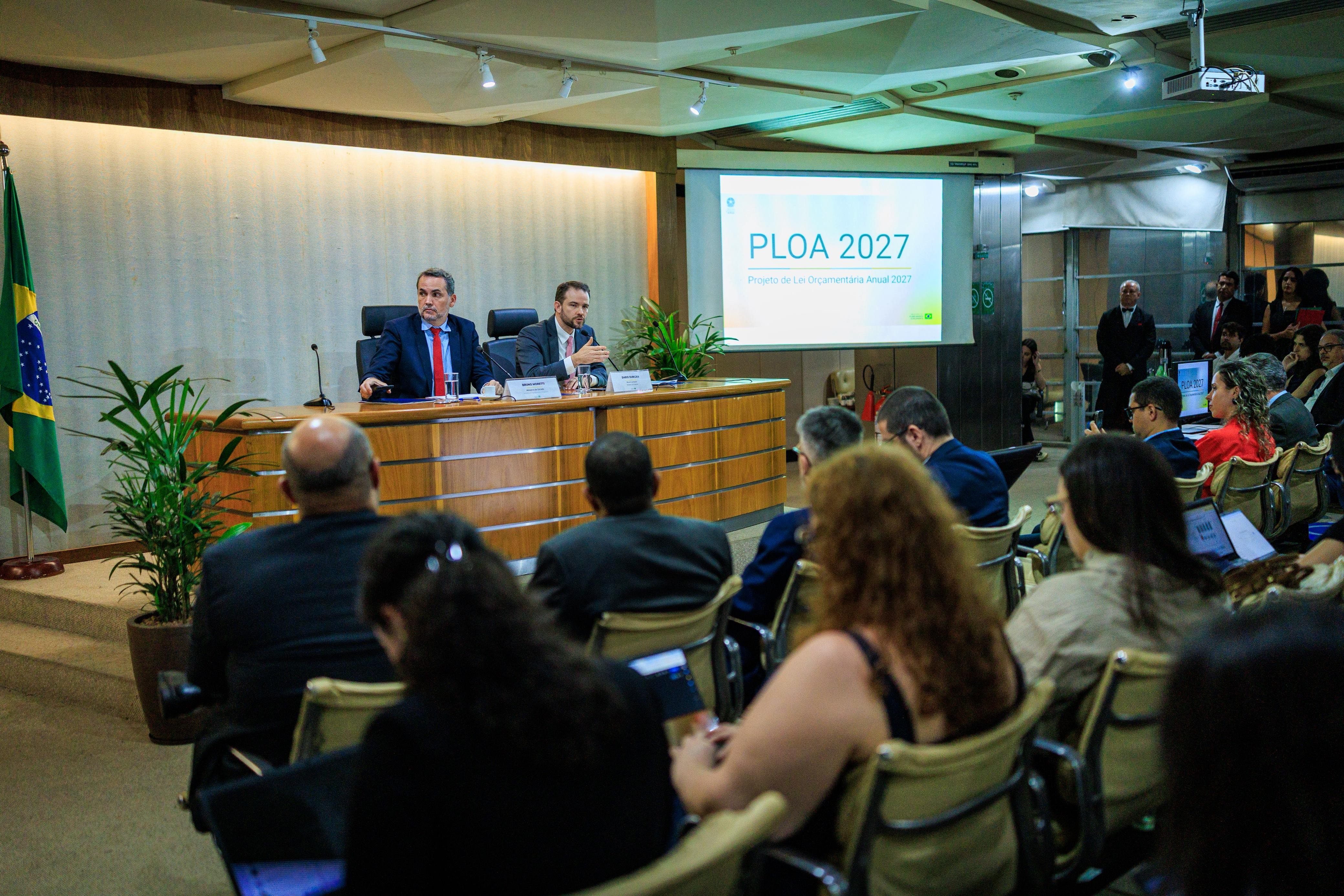 Após Reforma Tributária, receita de impostos sobre consumo tem salto de 19% em 2027, mostra proposta de Orçamento - QTU Questões do Universo