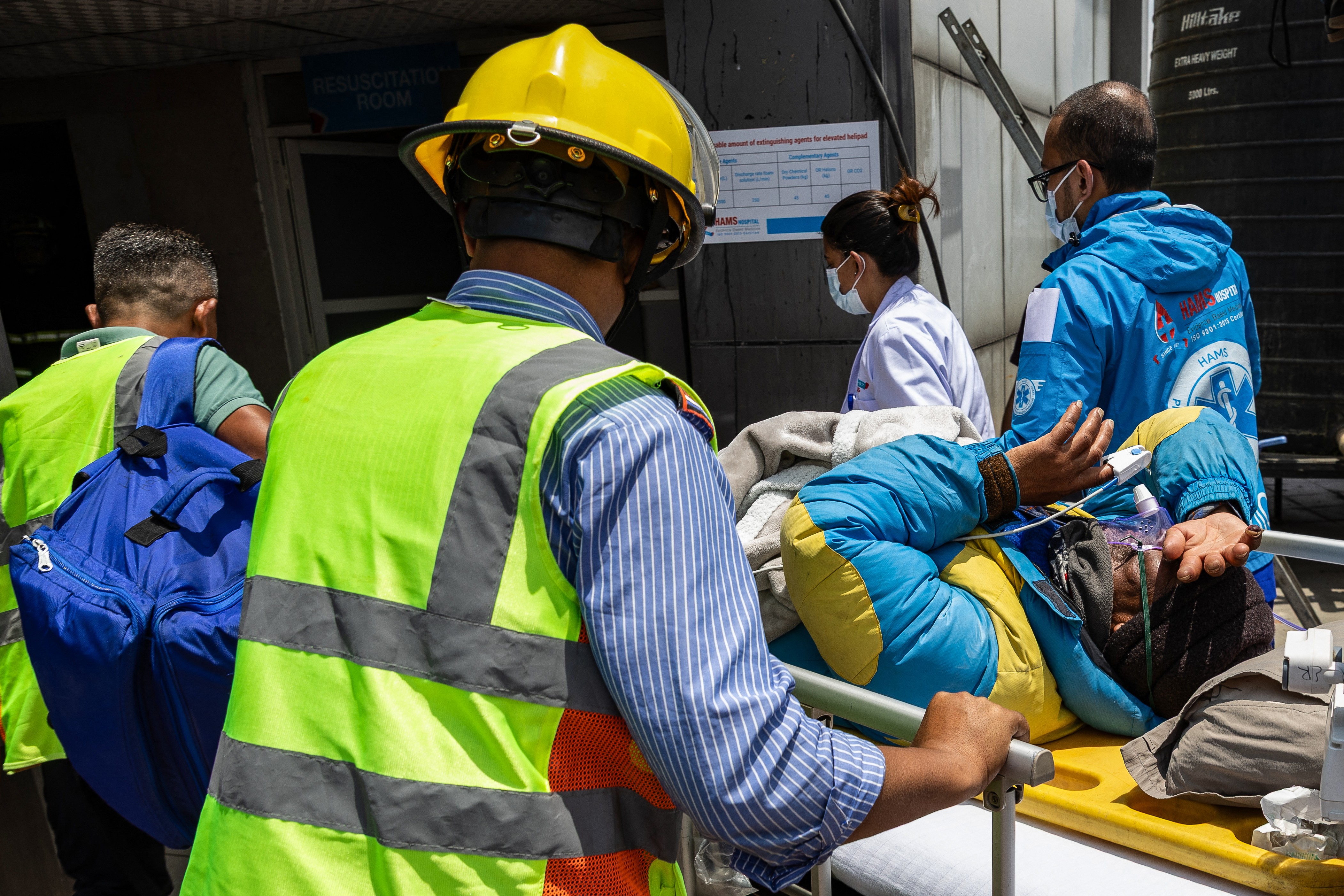 Entenda como guia nepalês sobreviveu seis dias na zona da mo