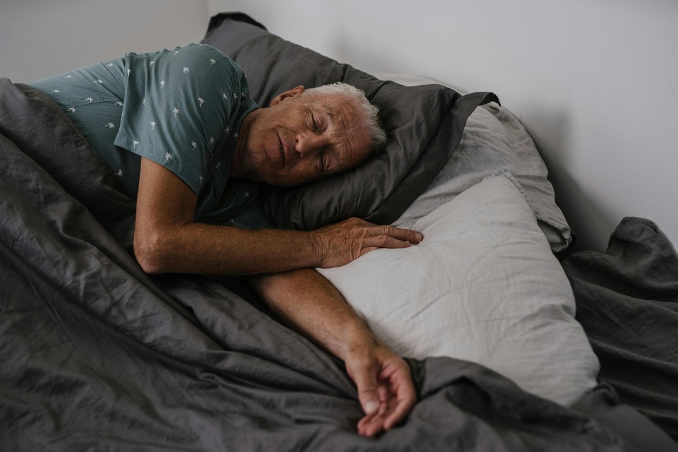 Sono pode mudar ao longo da vida, &agrave; medida que envelhecemos, mas &eacute; preciso te r aten&ccedil;&atilde;o ao tempo de descanso para uma melhor qualidade de vida &mdash; Foto: Pexels