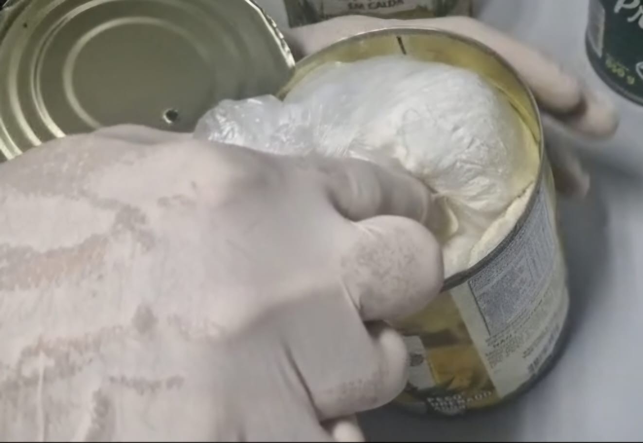 Mulher é presa com três quilos de cocaína quando tentava embarcar em voo que faria escala nos Emirados Árabes Unidos - Foto