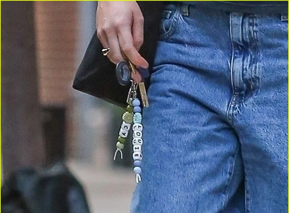 Jennifer Lawrence pode ter revelado o nome do segundo filho durante passeio em Nova York — Foto: Ulices Ramales / BACKGRID