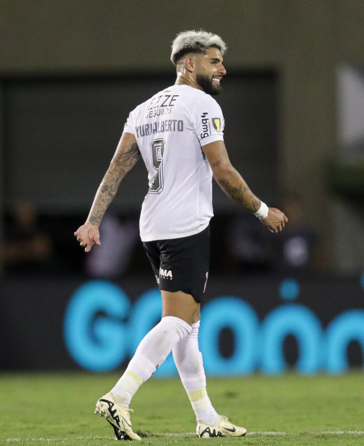 Em boa fase no Corinthians, Yuri Alberto foi oferecido ao Flamengo como moeda de troca por Gabigol