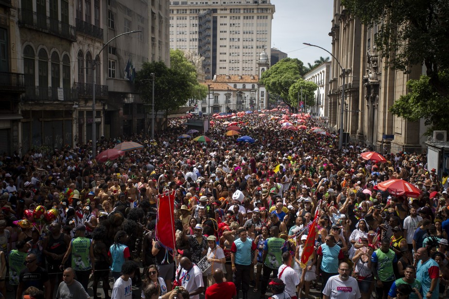 Como fica o trânsito quando os blocos de carnaval estão na rua no Rio de  Janeiro, Mobilidade Estadão