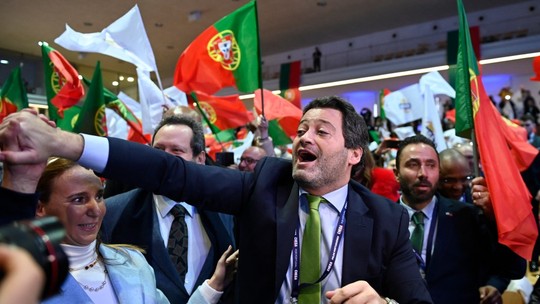 Portugal dissolve Parlamento antes das eleições antecipadas em março