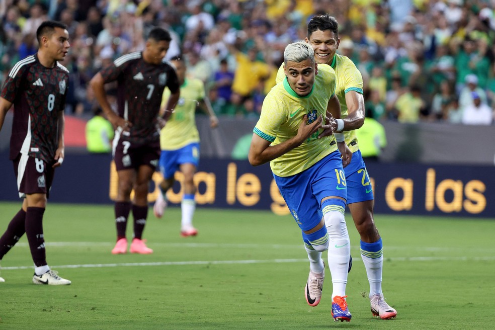 Andreas Pereira comemora gol marcado pelo Brasil — Foto: Tim Warner / GETTY IMAGES NORTH AMERICA / Getty Images via AFP