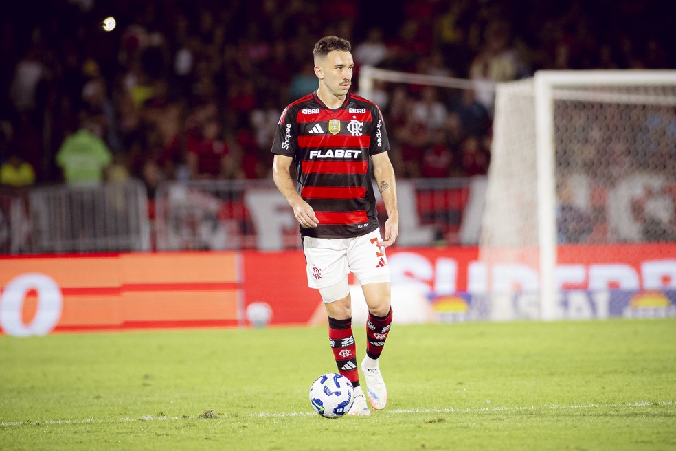 Léo Ortiz lidera defesa do Flamengo em números na temporada — Foto: Adriano Fontes/Flamengo