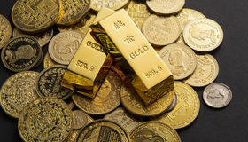 Preço do ouro bate recorde 19 vezes no ano. Vale a pena investir?
