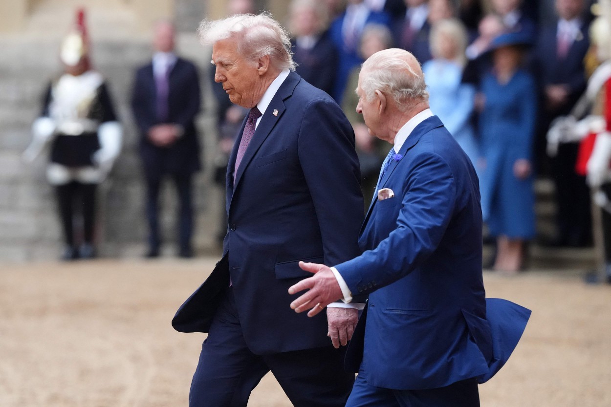 US President Donald Trump and First Lady Melania Trump arrive in the UK for an unprecedented state visit — Photo: Jonathan Brady