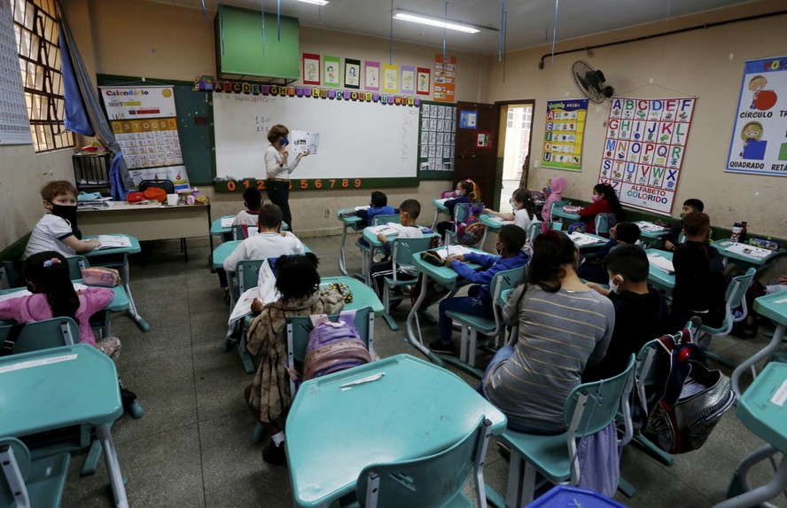 Analfabetismo cai no Brasil, segundo o IBGE